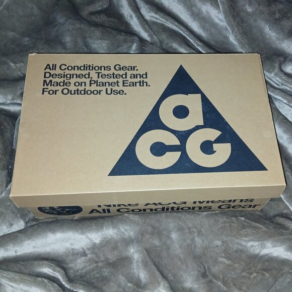 Nike ACG's New, Still in box, Size 11, Artistically Customized - Picture 4 of 14